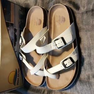 Maui Island - Birkenstock style - White buckle strap Sandals Size 8